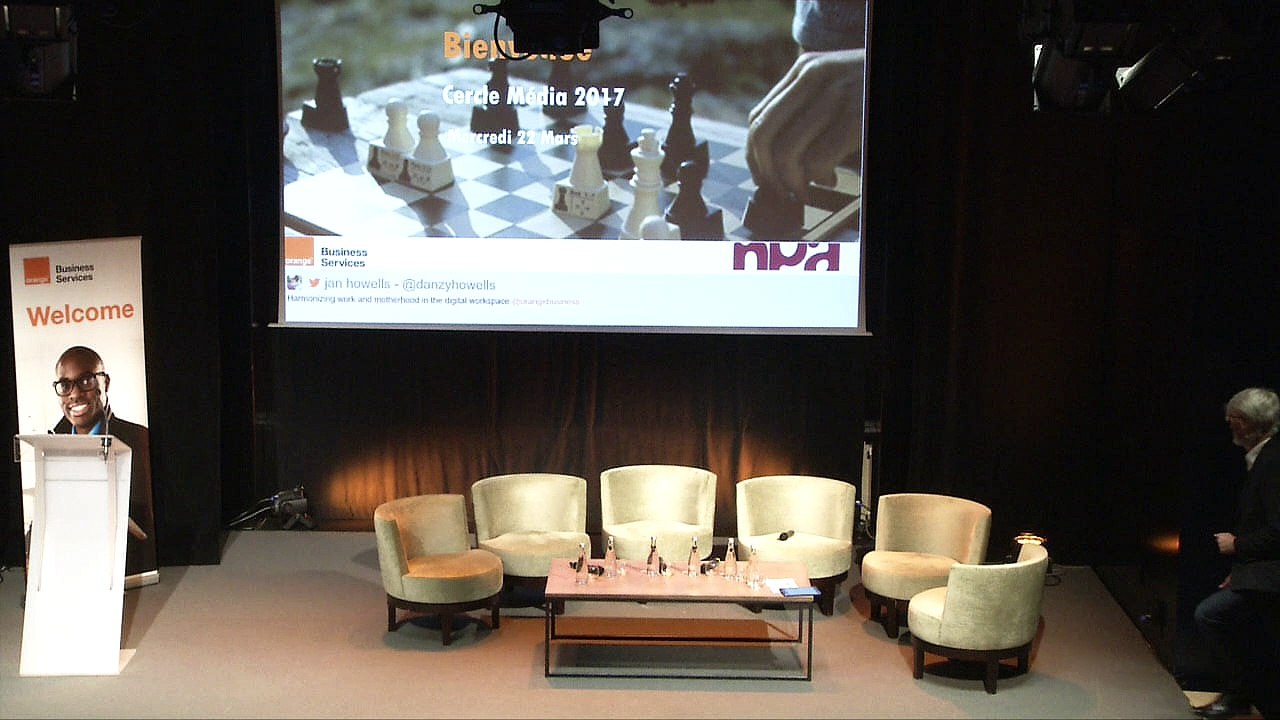 Cercle Média - Ouverture du Cercle Média avec Serge Laroye.      1/8