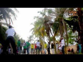 AZZIZA  - BOUGES LA TÊTE (CLIP VIDÉO)