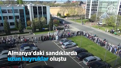 Almanya'daki sandıklarda uzun kuyruklar oluştu