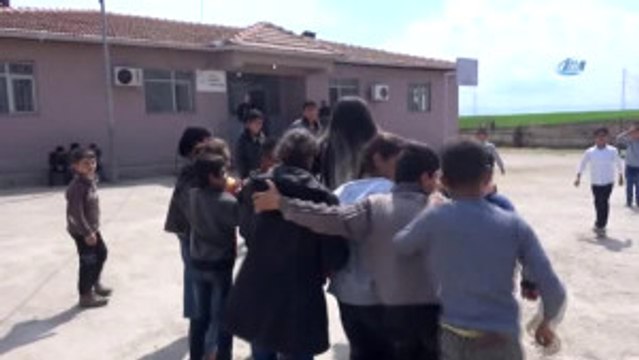 İstanbul'dan Silopi'ye Öğrencilerini Görmeye Geldi