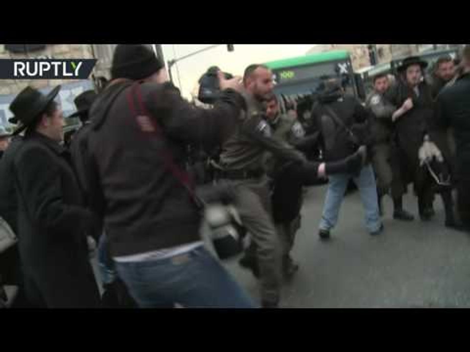 Anti-IDF protest turns violent as Jewish protesters clash with police