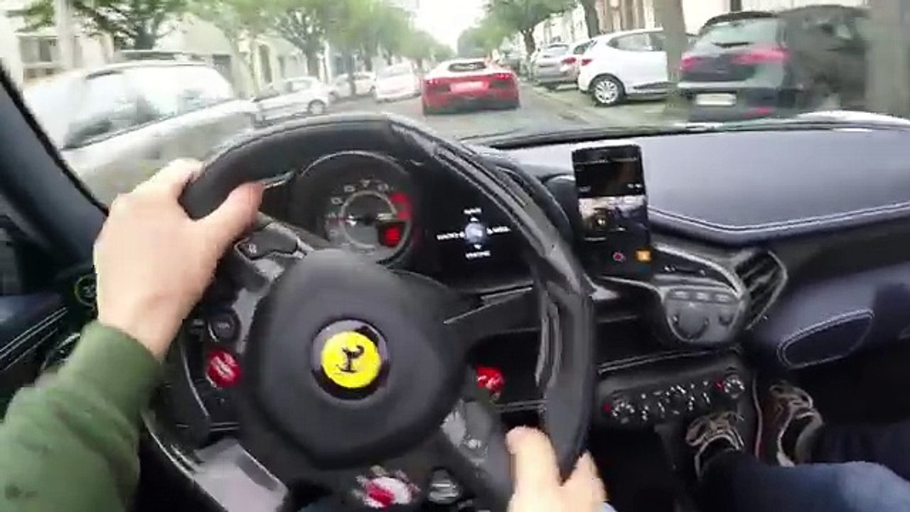 Nunca fique atrás de de um Lamborghini Aventador! Perceba porquê!