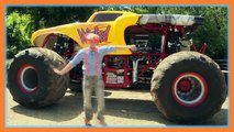 Compilation of Blippi Toys Videos _ Garbage Trucks and more!-qbVo6EGpVH8