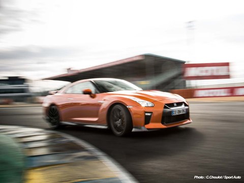 Supertest Nissan GT-R (2017)