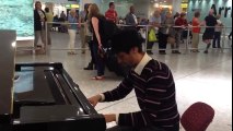 空港で天才ピアニストが突然、演奏を始め感動の渦に巻き込まれる Part 2