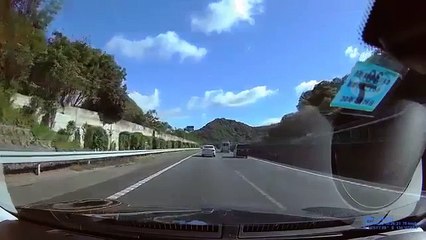 東北道で違反のトラックを捕獲した埼玉県警の覆面パトカー