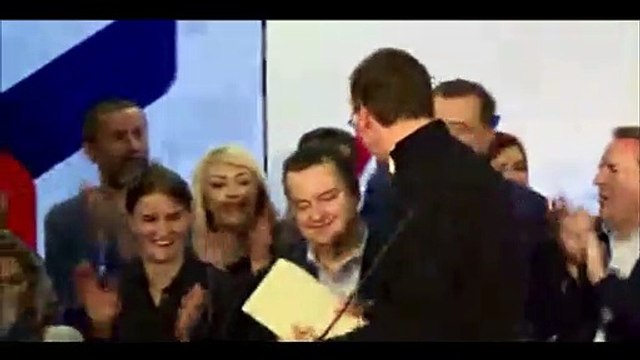 Pogledajte šta je vučić uradio Dodiku kada mu je htio čestitati pobjedu