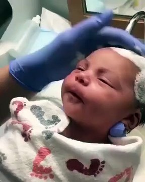 Ce qu'on ressent chez le coiffeur au moment du shampoing