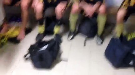 Le cri de victoire des Seniors après la rencontre face aux Touches