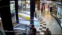 Homem aplica golpes em lojas de shopping