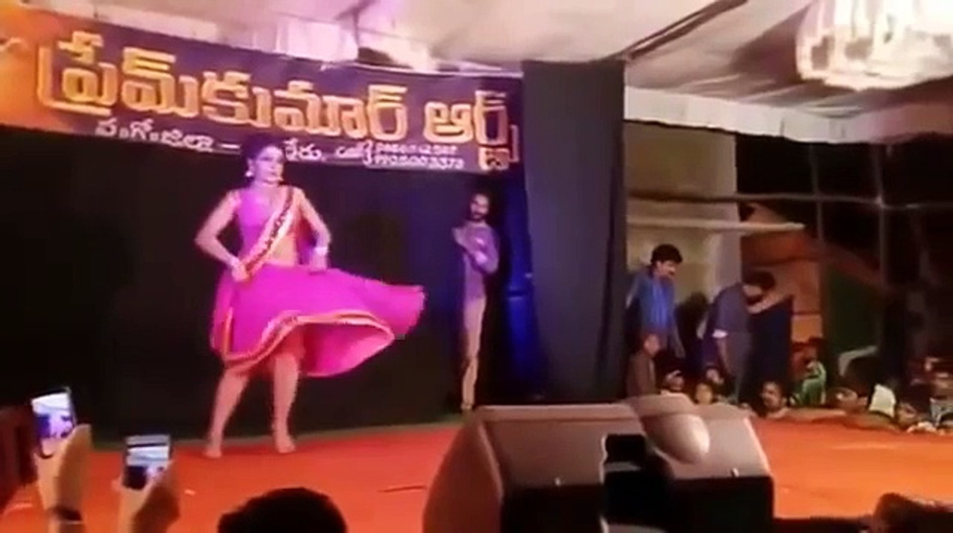 Chandini Stage Dance Performance ¦ Telugu Mid night Recording dance in  Amalapuram 2016 - video Dailymotion
