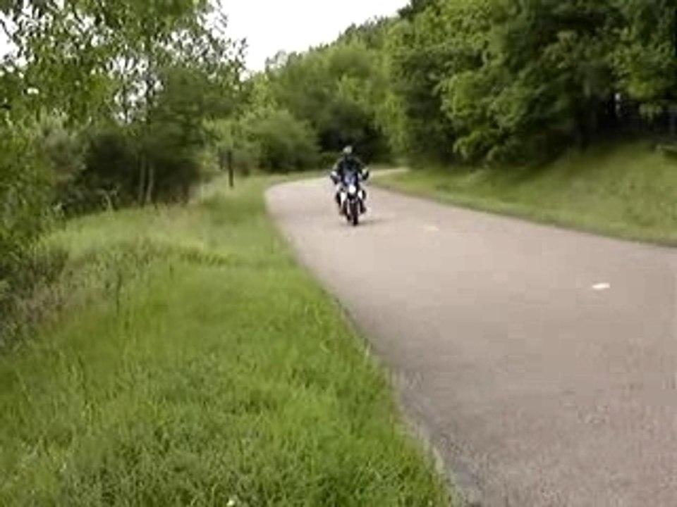 Sortie de virage stoppie (1)