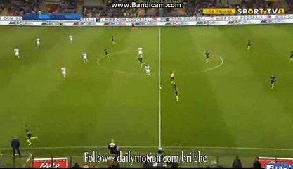 Samir Handanovic Great Team Calming - Inter v. Sampdoria 03.04.2017