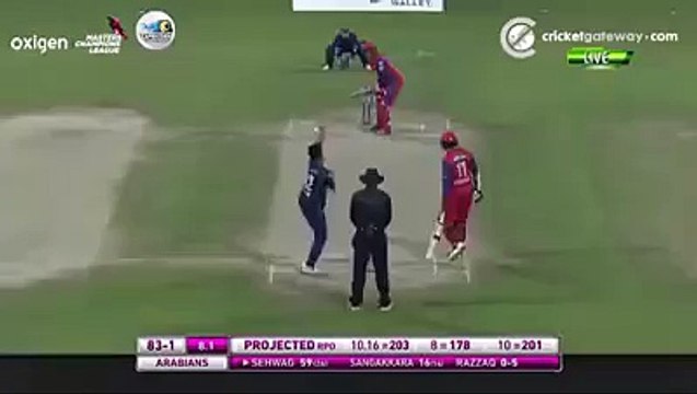 Abdul Razzaq takes the wicket of Sehwag in MCL 2020 Gemini Arabians vs Capricorn Commanders 2016 - YouTube