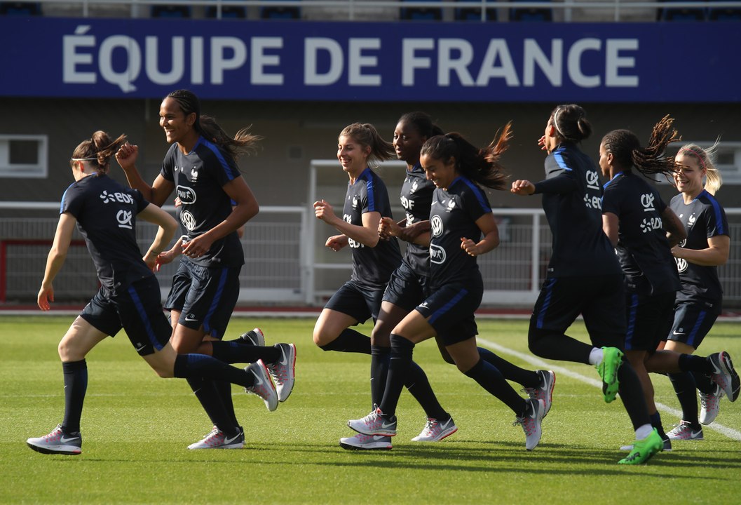 Equipe de France Féminine : Courses croisées, toros et reprises de volée pour débuter
