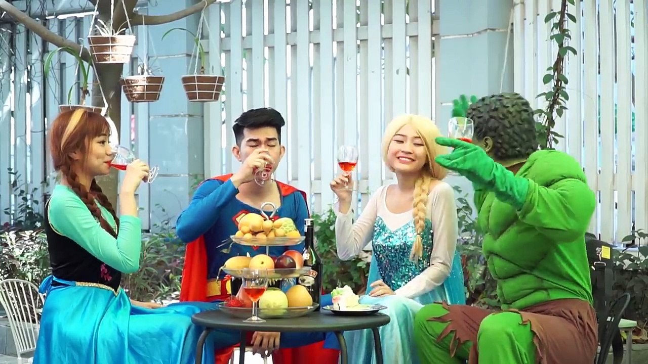 Spiderman Frozen Elsa Breakup - Millionaire Frozen Anna w- Hulk Batman! Funny Superhero In Real Life