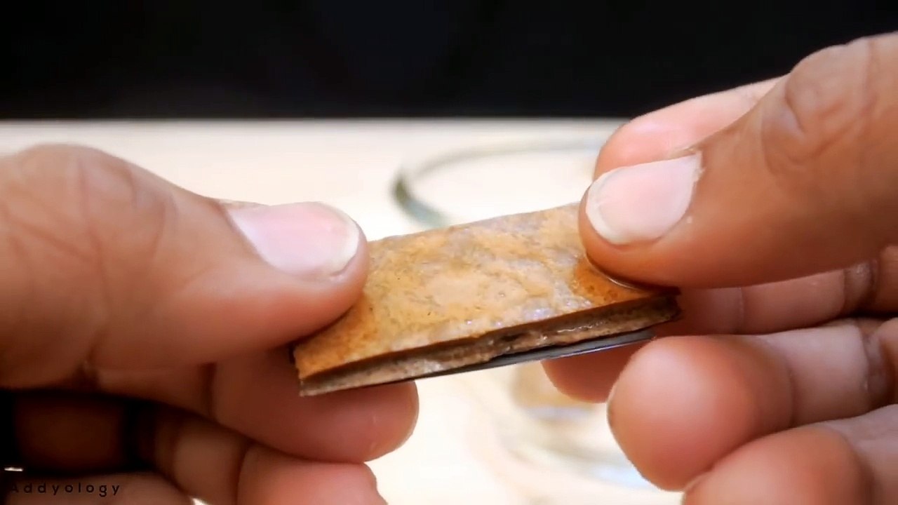 CHARGE YOUR PHONE USING BLADES - Incredible