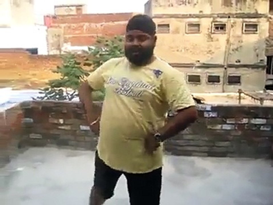 FUNNY DANCE