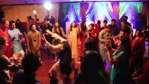 Best Mehndi Dance By Pakistani Family Group Wedding Dance 2017 Wedding