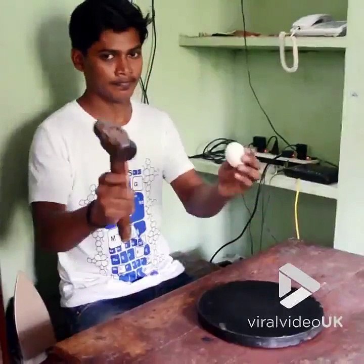 Ce gars va vous en mettre plein la vue niveau magie