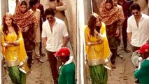 Shah Rukh Khan and Anushka Sharma's First Look From Rahnuma Sets