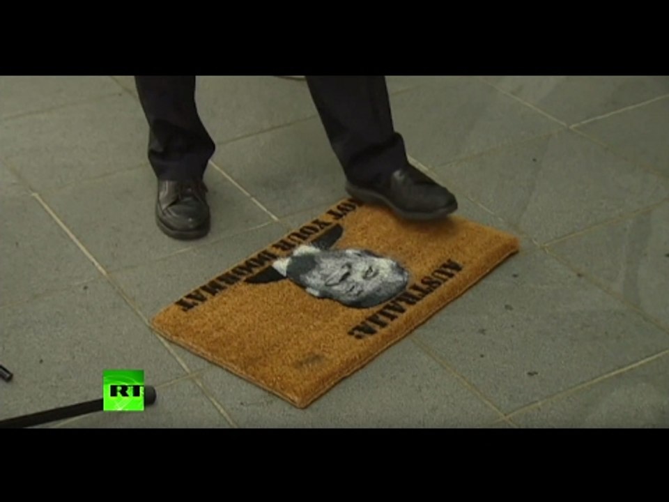 'Trump’s smug face sums it up’: Australian senator unveils Trump doormat