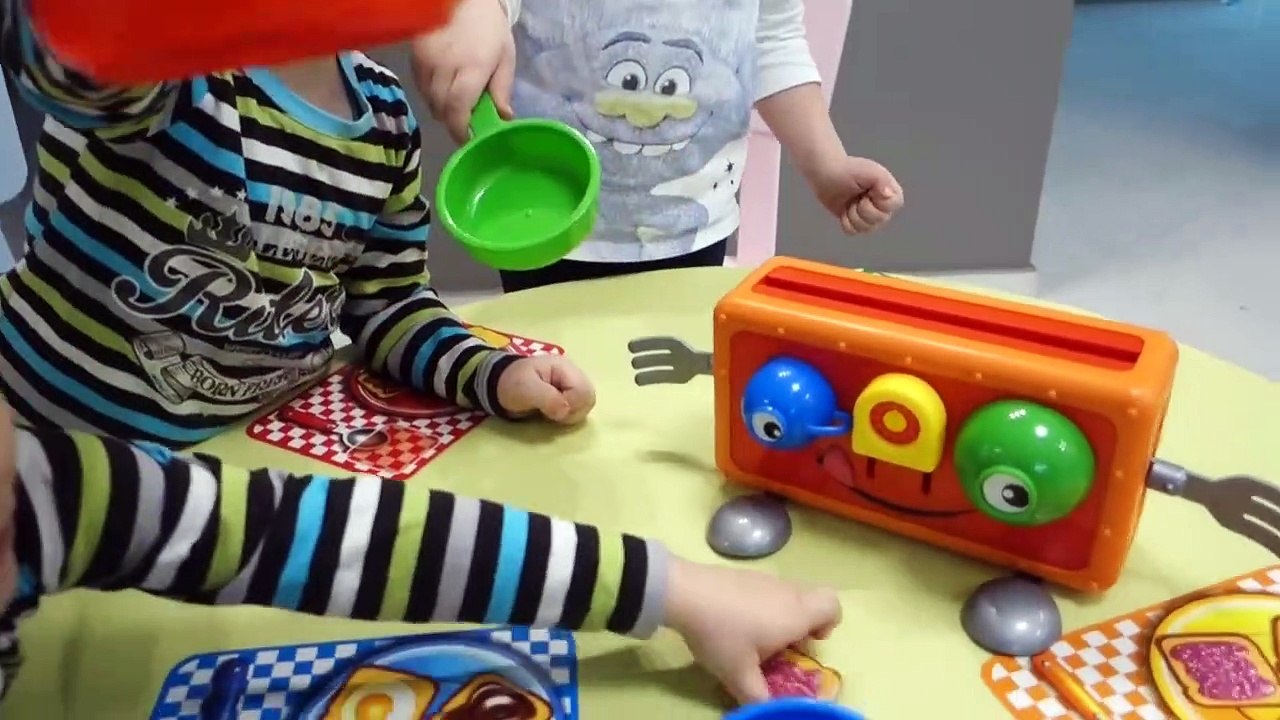 Kids Games Crazy Toaster Challenge Who will catch more toast Splash