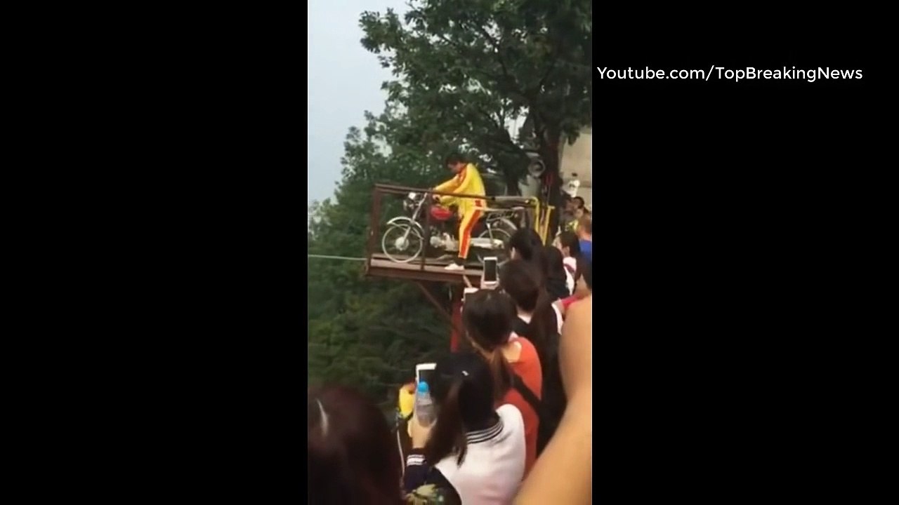 आपने_कभी_सपने_में_भी_नहीं_देखें_होंगे_ऐसे_Bike_Stunt