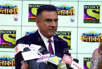 OMG! Arshad Warsi TEACHES Boman Irani ACTING- Watch Video!