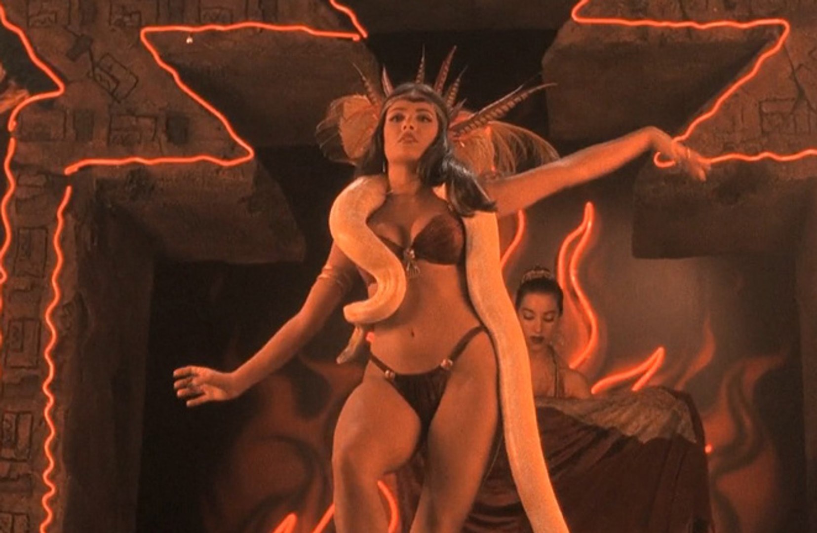 Abierto hasta el amanecer - Baile de Salma Hayek - Vídeo Dailymotion