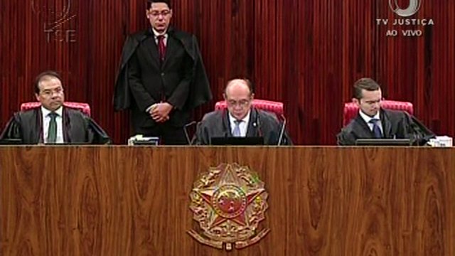 TSE adia julgamento da chapa Dilma-Temer