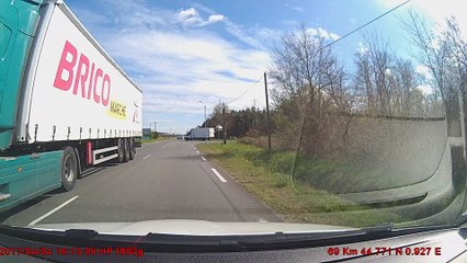 camion grille stop à blagon et ne me laisse pas doubler