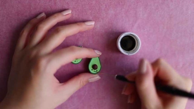 Voici comment réaliser un joli collier avocat , vous-même et facilement