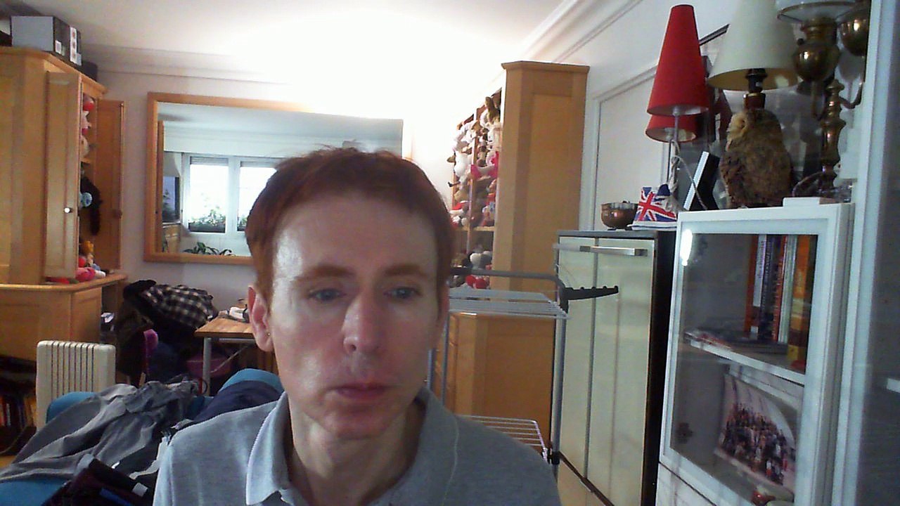 Wiwi égratigne "i'll never love this way again" de Dionne Warwick