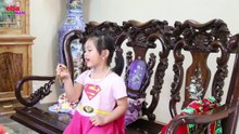 Frozen Elsa vs Spiderman  ELSA Supergirl Go to MARKET buy Clothes, Meat, Chicken, Egg! w_ Kids fun-jVbHLtOk