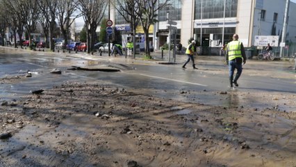 Importante fuite d'eau près du stade Vélodrome à Marseille