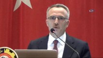 Maliye Bakanı Naci Ağbal (Kimyasal Saldırı) 