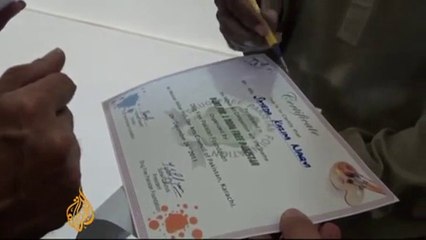 A Talented Pakistani Artist in Jail Became Famous All over the World