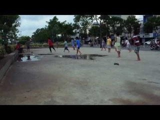 Trận bóng với các siêu cầu thủ!