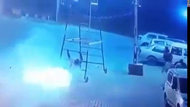 برائے مہربانی کام کرنے کے دوران حفاظتی تدابیر ضرور اختیار کریں