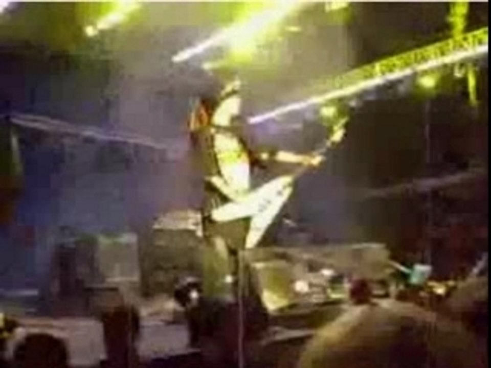 Tom and guitar.  concert in Moscow 27/09