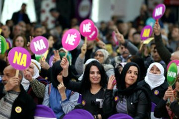 HDP'nin Referandum Şarkısı Türkiye Genelinde Yasaklandı