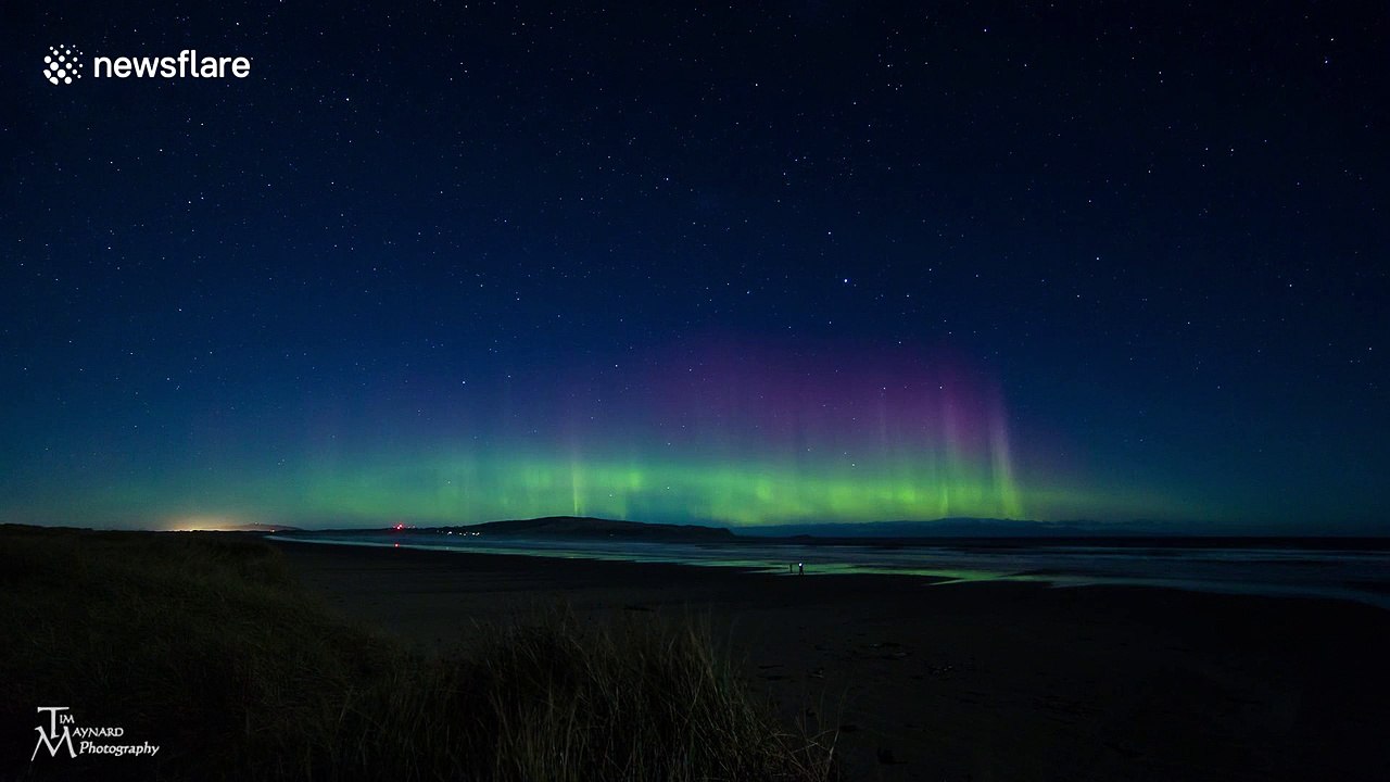 Stunning moonlight aurora borealis timelapse