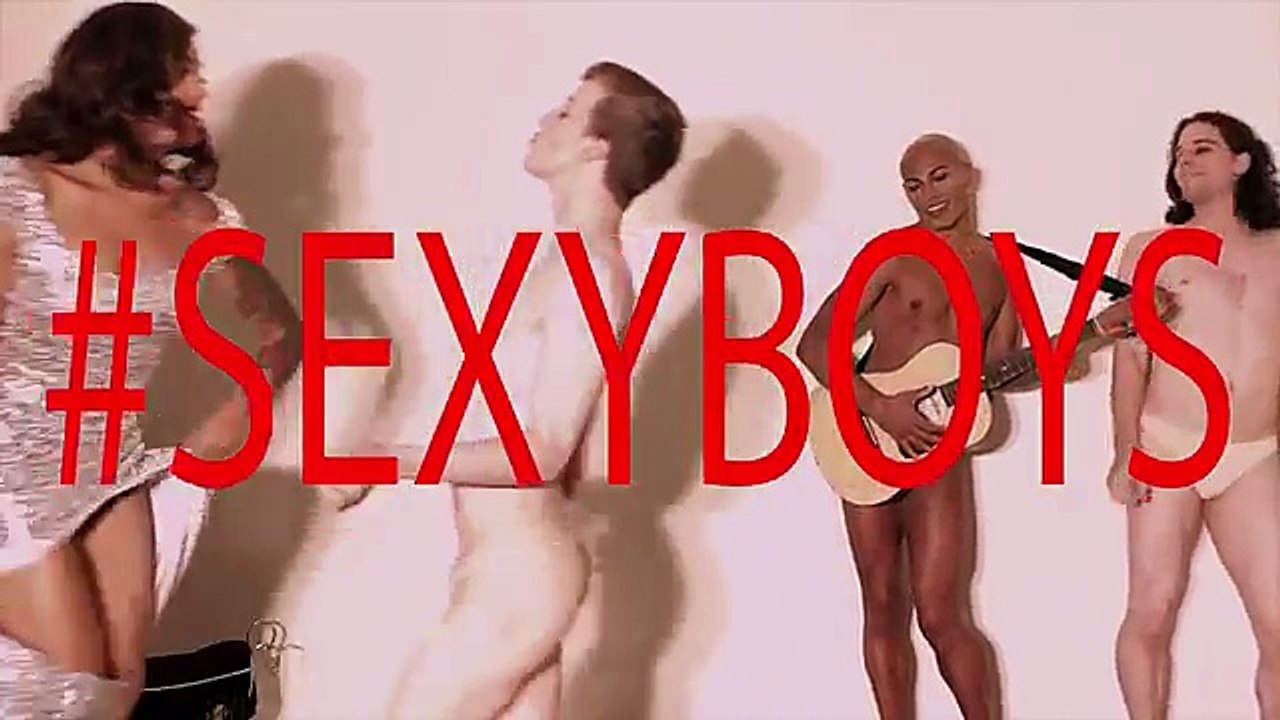 Parodie du clip Blurred Lines par des femmes