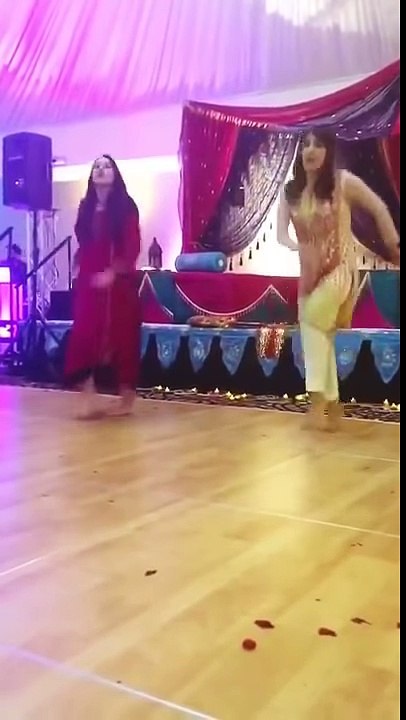 Best Mehndi Dance on Breakup Song and Kala Chashma Wedding Dance 2017 - YouTube