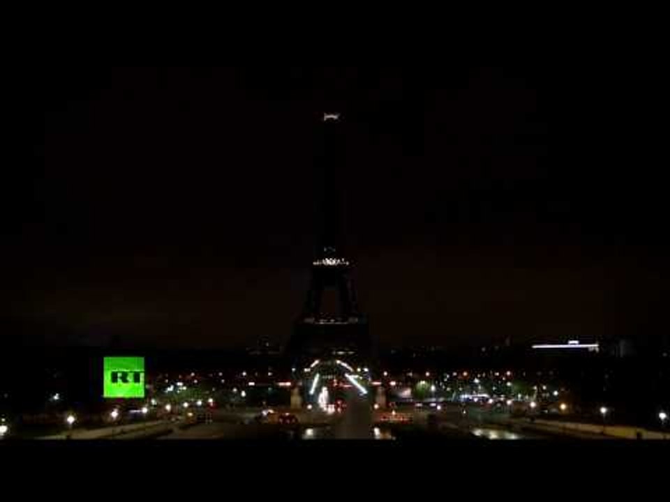 Eiffel Tower dims its lights for St. Petersburg attack victims (Streamed live)