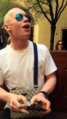 Pour 1 dollar il accepte de se faire cracher dessus Crade