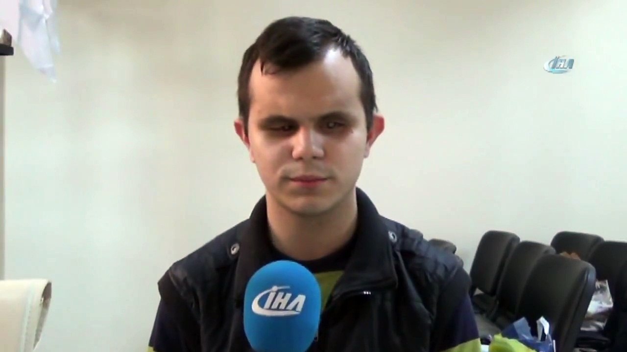 Görme Engelli Genç Kur’an Okuyor, Müzik Yapıyor