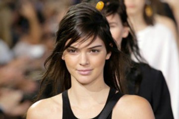 Kendall Jenner'ın Rol Aldığı Kola Reklamı Eleştiri Yağmuruna Tutuldu
