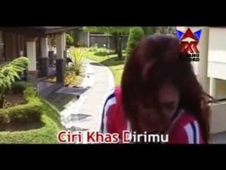 Ria Amelia - Kau Bukan Dirimu [Official Music Video]